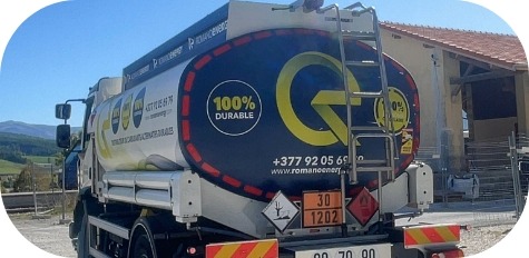 Camion de recyclage dhuiles usagées en ville